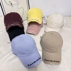 Casquette de Baseball en Coton pour Femmes Délavée Trouée Lettre Brodée Bord Incurvé Réglable Chapeau de Sport Tendance