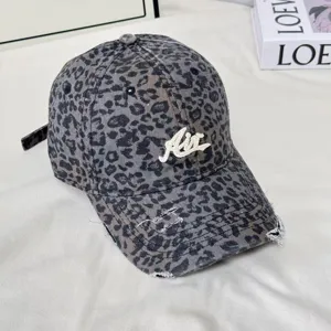 Gekünstelt gewaschene Leoparden Baseballcap mit Strass Buchstaben Stickerei für perfekten Sonnenschutz