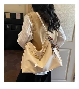 Casual large capacity tote shoulder bag, PU leather hobo bag for women daily commute style.