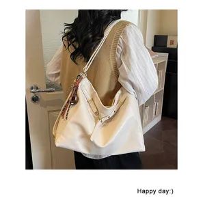 Casual large capacity women underarm bag stylish tote shoulder bag for daily wear