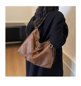 Brown large capacity shoulder bag for women, stylish casual hobo tote with multi strap.
