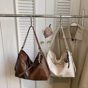 Korean casual large-capacity underarm bag for women, stylish minimalist tote shoulder bag.