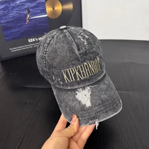 Verwaschene Baumwoll-Baseballcap mit cooler Stickerei für den perfekten Streetstyle.