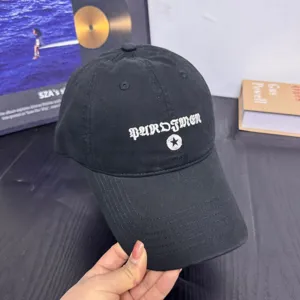 Gorra de béisbol negra de algodón con bordado gótico y estrella para uso diario casual.