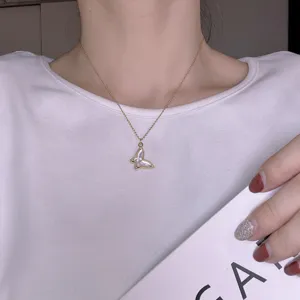 Natural shell butterfly necklace, dainty gold clavicle chain with white mother-of-pearl pendant.