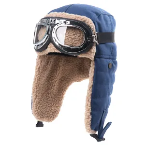 Vintage pilotenmuts met bril en fleecevoering voor winter buiten fietsen en koude dagen.
