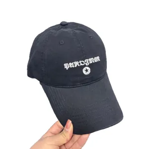 Gorra de béisbol negra de algodón con bordado gótico blanco y logotipo de estrella casual.