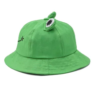 Green frog bucket hat for spring and summer, cute cartoon sun hat for casual outdoor wear.