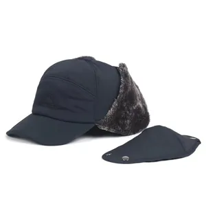 Gorra de béisbol de invierno acolchada con orejeras y mascarilla desmontable.