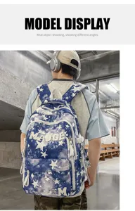 Sternenhimmel lila Batik Schulrucksack mit Sternenmustersprint fuer Schueler Alltag.