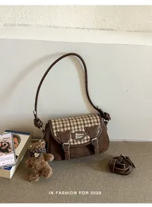 Retro Karo Leder Umhängetasche mit Bärenohren und Plüsch Anhänger für Damen und Alltag