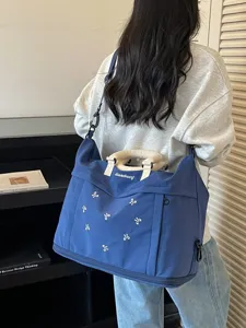 Borsa da viaggio con ricamo di fiocchi, borsa yoga e fitness elegante per studenti.