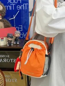 Τσάντα ώμου με κορδόνι περίσφιξης σε στυλ δάσους, casual τσάντα για ταξίδια.