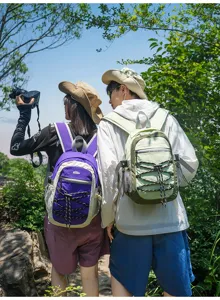 Leichter Outdoor Wanderrucksack, farbblockiertes Design für Paare, ideal für Trekking.