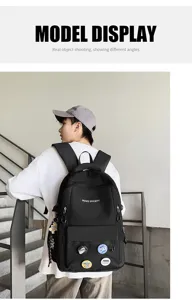 Vue détaillée du sac à dos de campus noir élégant de style coréen pour étudiants et usage quotidien.