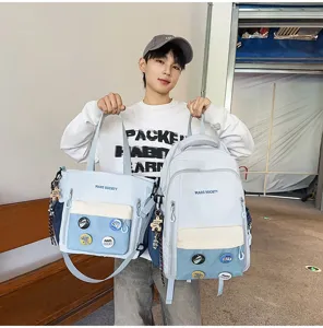 Vue détaillée de l'ensemble de sac à dos et fourre-tout bicolore de style coréen pour étudiants.