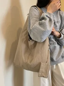Borsa tote marrone rilassata in stile coreano borsa a tracolla casual vintage per studenti.