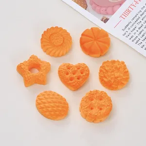 Simpatici ciondoli biscotti in resina per fai da te, decorazioni per telefoni e accessori.