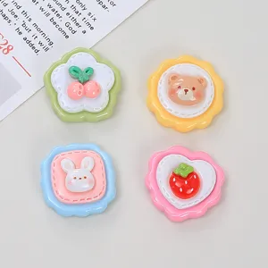 Accessori in resina DIY con colla crema, ciondoli piatti carini con orso coniglio ciliegia fragola.