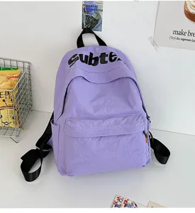 Zaino casual viola di grande capacità ideale per la scuola e l'uso quotidiano moderno.