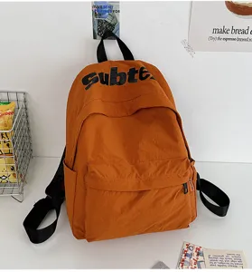 Vista dettagliata dello zaino casual stile coreano di grande capacità campus moda arancione.