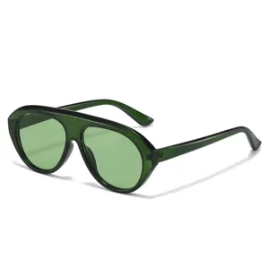 Fashion green shield sunglasses with oversized PC frame, thin temples and metal hinges.