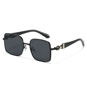 Stylish black square sunglasses for women with elegant bee metal temple decorations UV400.