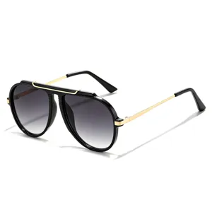 Trendy retro square sunglasses for men and women, featuring stylish gradient lenses and frame.