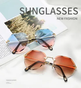 Rimless gradient sunglasses with metal curved temples and fashionable square lenses.