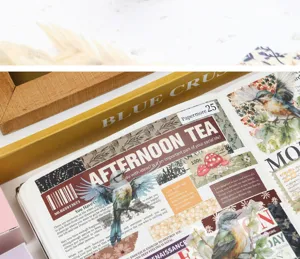 Detailfoto van vintage washi-tape, ideaal voor bulletjournal-decoratie en knutselprojecten.