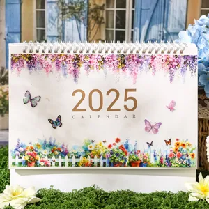 Ημερολόγιο γραφείου 2025 με όμορφο σχεδιασμό ακουαρέλας με λουλούδια και πεταλούδες.