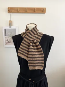 Koreanischer gestreifter Strickschal, warmer Wollmischung Kreuz Halstuch Damen Winterbekleidung.