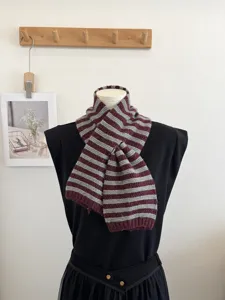 Gestreifter Strick-Schal über Kreuz für Damen, Wollmischung Winter warmer Kragen.