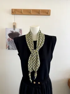 Retro bloemen jacquard driehoekige sjaal met houten kralen accent vintage stijl dames mode