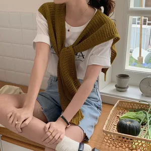 Knitted hollow small shawl detail view, green tie-front cardigan sweater for women.
