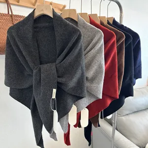 Sciarpa scialle triangolare in maglia 100% lana tinta unita da donna, caldo scaldacollo versatile.