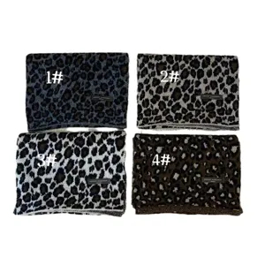 Klassischer Leopardenmuster Strickschal für Damen, warmer Wintermode Schal und Halstuch.