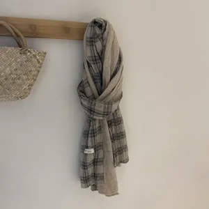 Écharpe femme en lin à carreaux style littéraire long beige foulard printemps automne