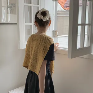 Knitted hollow-out capelet women's sweet solid color shrug stylish outdoor air-conditioned room shawl.