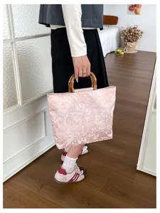 Modische rosa Blümchen Stoff Tragetasche mit elegantem Bambusgriff für Damen, groß.