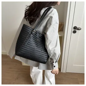 Bolso de hombro trenzado de cuero PU negro para mujer, bolso grande casual.