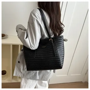 Elegante bolso de hombro tejido negro, bolso grande de cuero PU para trabajo diario.