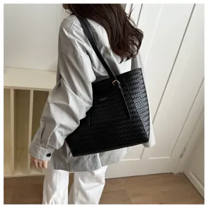 Bolso de hombro tejido negro para mujer, bolso casual de cuero PU de gran capacidad para diario.