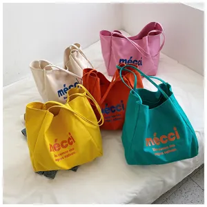 Canvas tote bag large capacity casual shoulder bag daily shopping bag for women and girls.