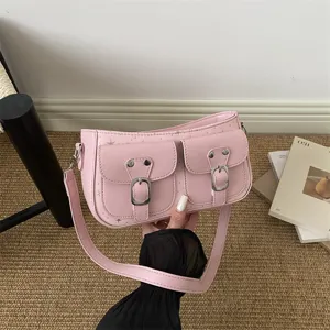 Borsa a tracolla sotto l'ascella in pelle PU rosa con doppie tasche anteriori, stile chic casual.
