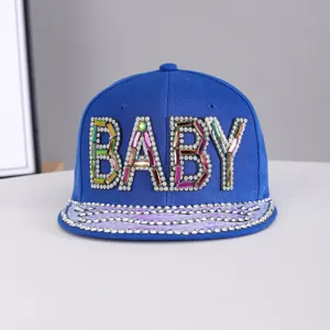 Blauwe strass BABY hip-hop pet detailweergave, stralende kristallen brief platte hoed.