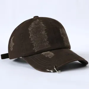 Braune Baseballkappe im Used-Look mit Metallringen, stylischer Streetwear Baumwollhut