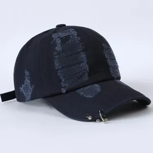 Verwitterte Baseballkappe mit Metallringen, modische Streetwear Baumwollkappe Unisex.