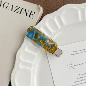 Exquisite acetate tortoiseshell hair clip, chic duckbill side clip for daily hairstyles.