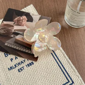 Transparent iridescent flower hair claw clip aesthetic fashion hair accessories for women chic